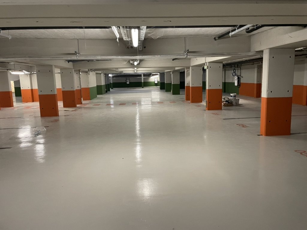 Parking souterrain — sol époxy