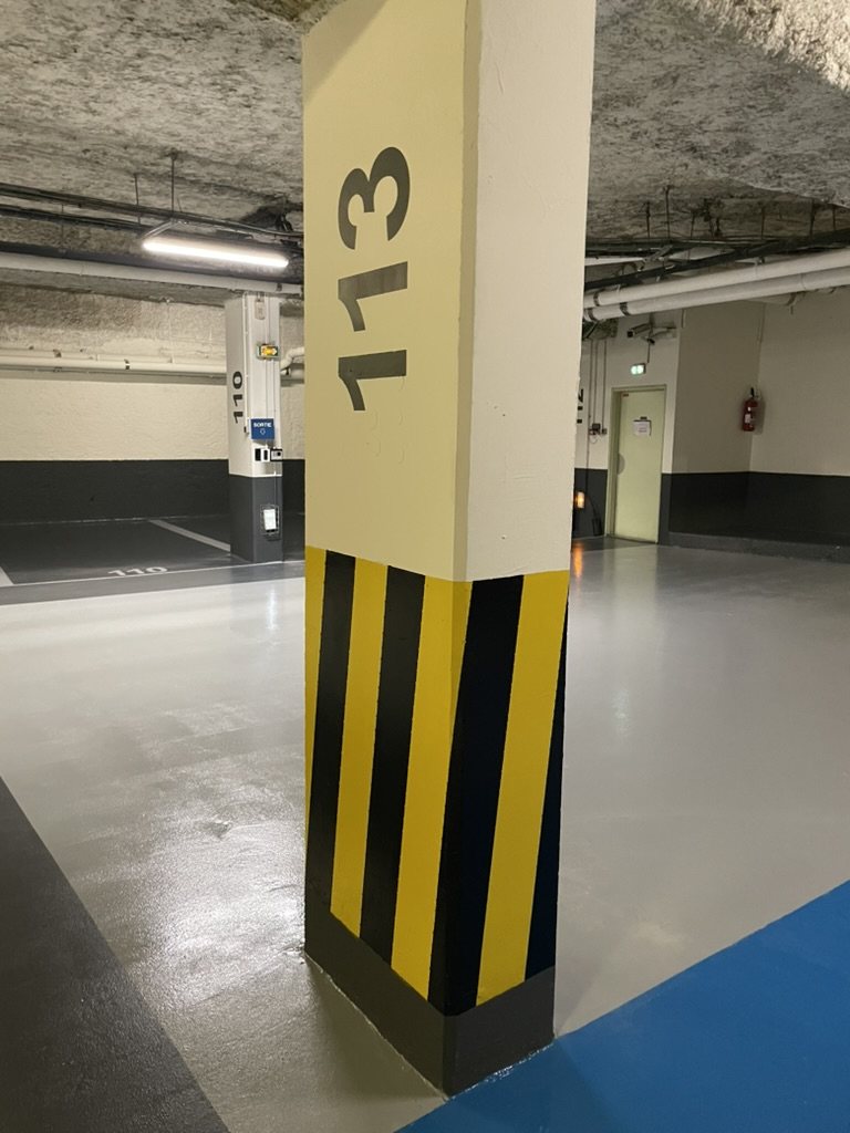 Parking souterrain — sol époxy