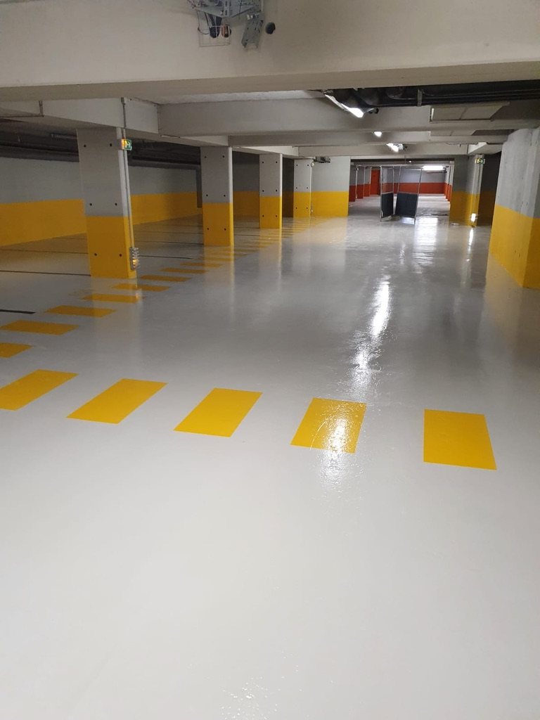 Parking souterrain — peinture et sol époxy