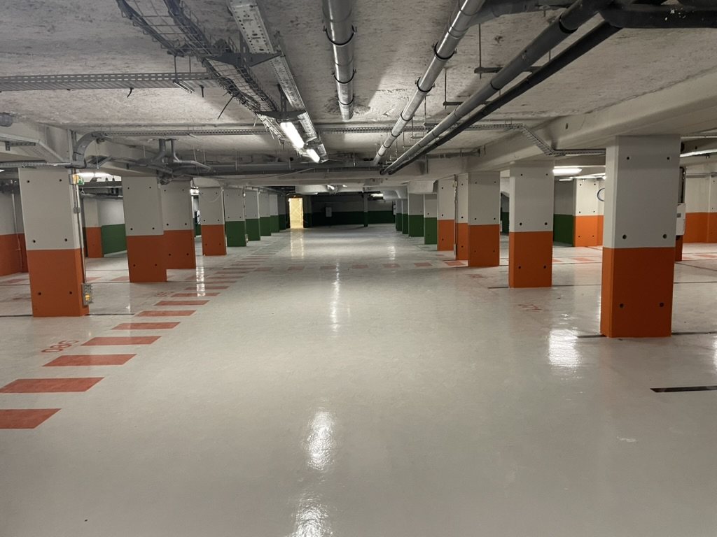 Parking souterrain — sol époxy