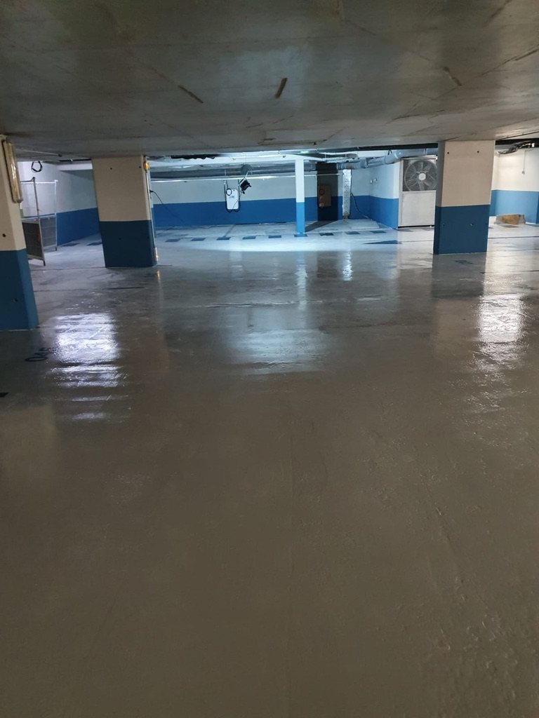 Parking souterrain — sol époxy