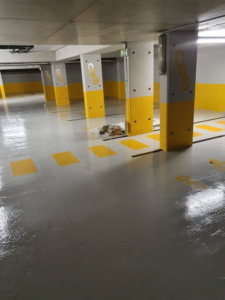 Parking souterrain — marquage et signalétique
