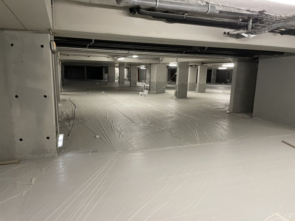 Parking souterrain — sol époxy