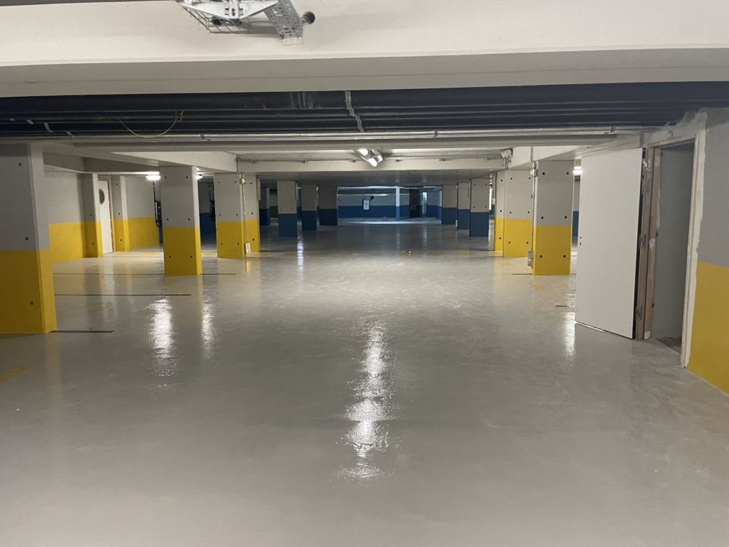 Parking souterrain — sol époxy