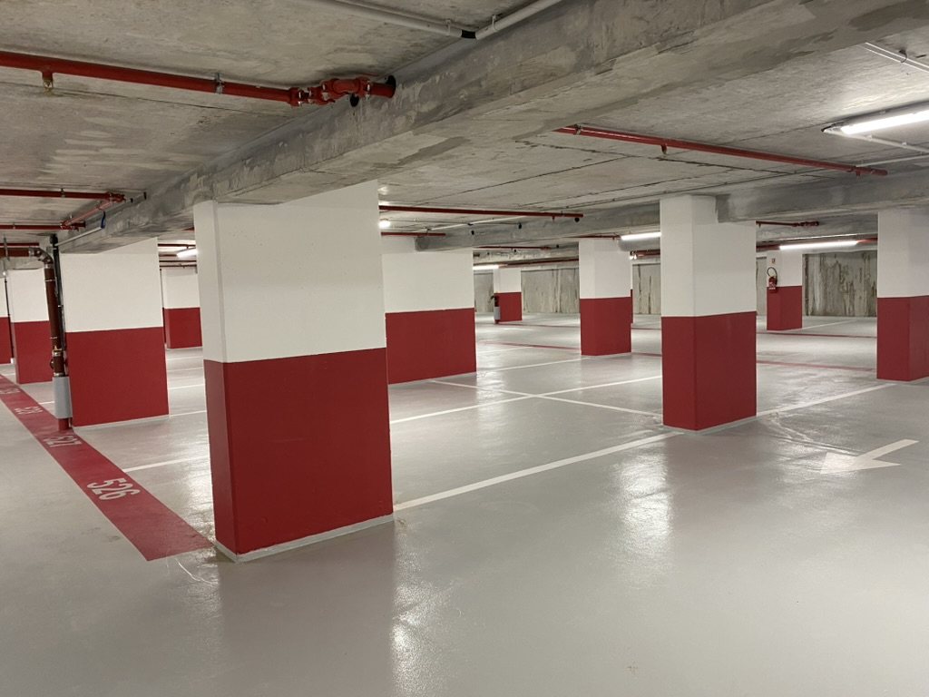 Parking souterrain — sol époxy
