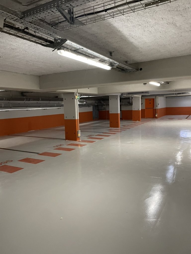 Parking souterrain — sol époxy