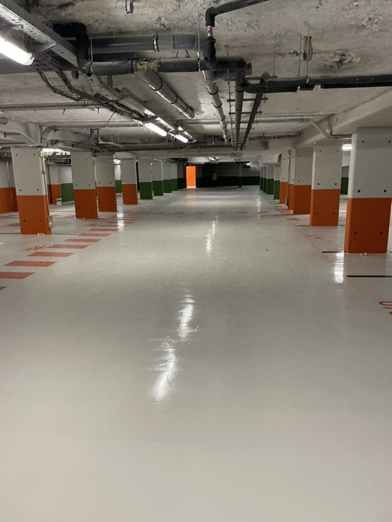 Parking souterrain — sol époxy